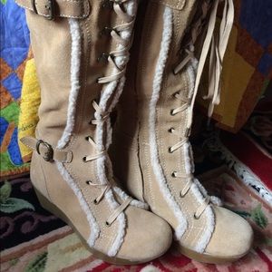 Winter Boots Fur Trimmed boots 8.5